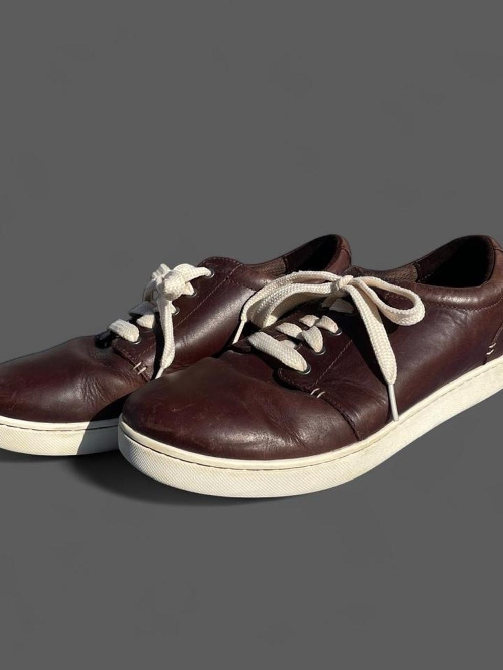 L.L. Bean Men's Brown Leather Low-Top Sneakers with White Soles